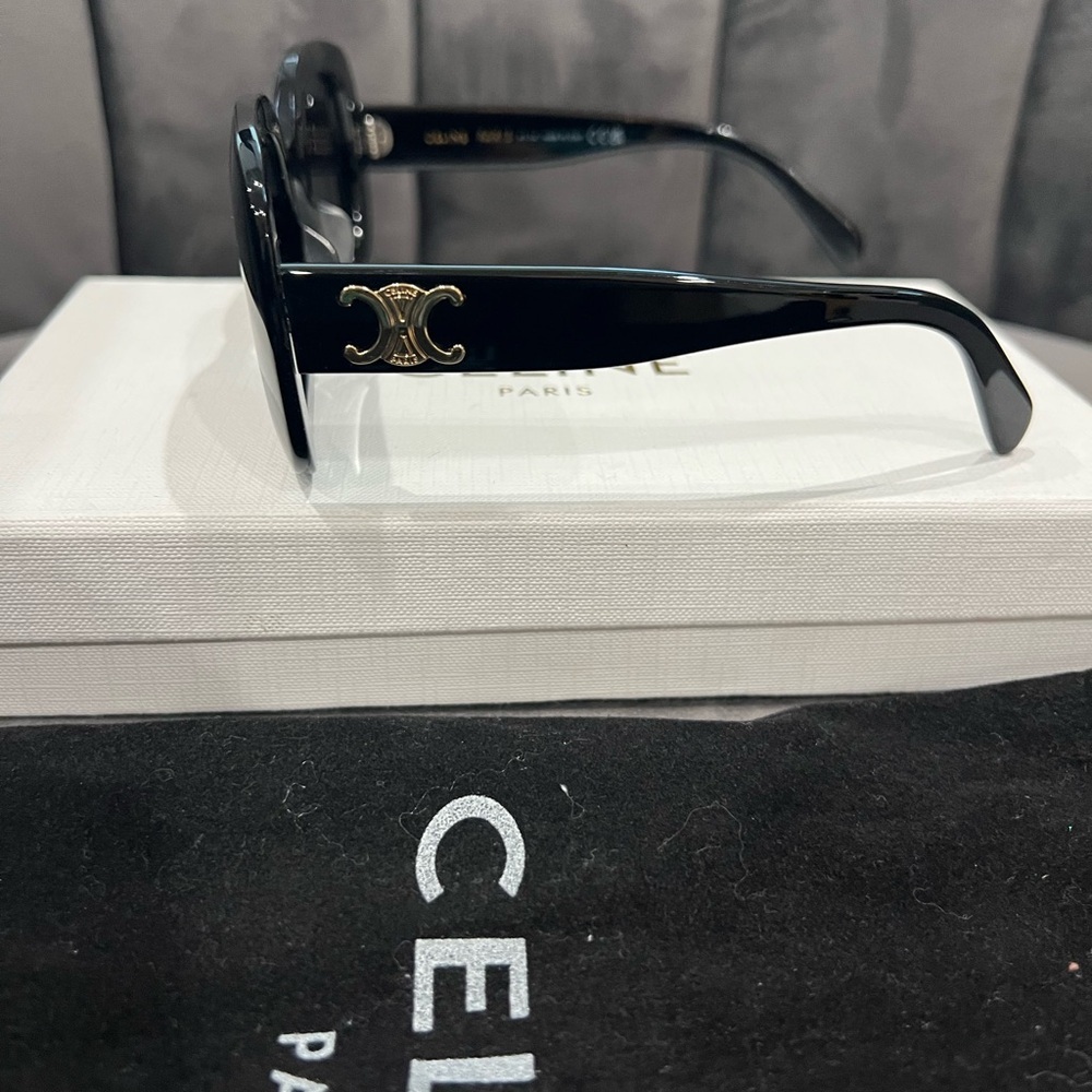 Celine Black Sunglasses with Triomphe Gold Accent - Picture 5 of 17